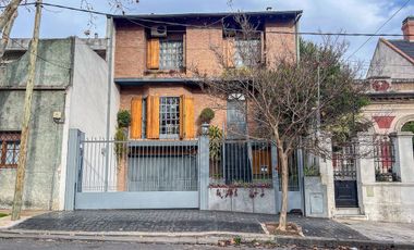 EN VENTA CASA 7 AMB EN SAAVEDRA - OPORTUNIDAD