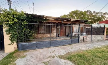 CASA 5 AMBIENTES VENTA MINISTRO RIVADAVIA 3 PIEZAS