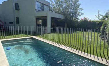 Casa en Venta en Alvaro Casanva 690