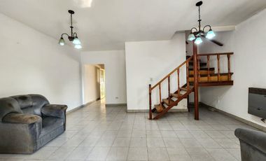 VENTA DUPLEX 4 AMB CENTRO DE MORENO