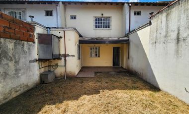 VENTA DUPLEX 4 AMB CENTRO DE MORENO