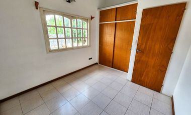 VENTA DUPLEX 4 AMB CENTRO DE MORENO