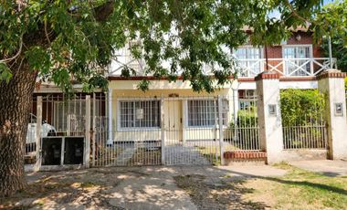 VENTA DUPLEX 4 AMB CENTRO DE MORENO