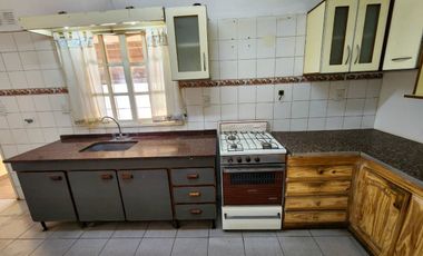 VENTA DUPLEX 4 AMB CENTRO DE MORENO