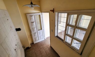 VENTA DUPLEX 4 AMB CENTRO DE MORENO