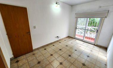 VENTA DUPLEX 4 AMB CENTRO DE MORENO