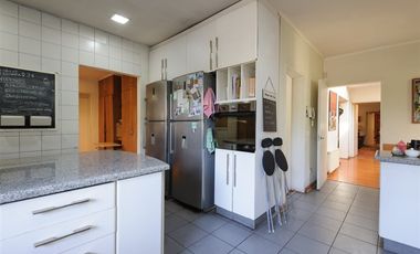 Casa en Venta en Plaza El Bosque/ Jorge Matte Gormaz