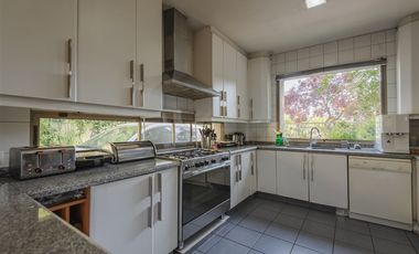 Casa en Venta en Plaza El Bosque/ Jorge Matte Gormaz