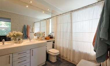 Casa en Venta en Plaza El Bosque/ Jorge Matte Gormaz