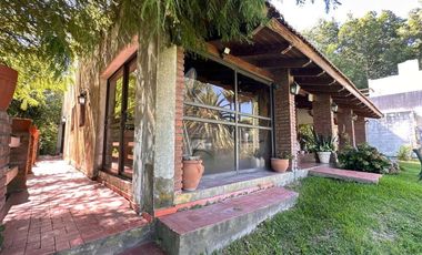 Casa exclusiva con bajada al río en Country Ubajay