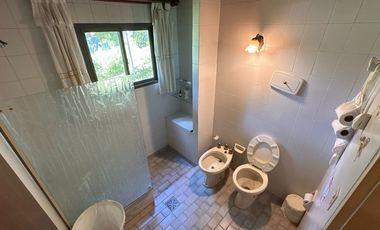 Casa exclusiva con bajada al río en Country Ubajay