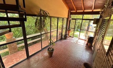 Casa exclusiva con bajada al río en Country Ubajay