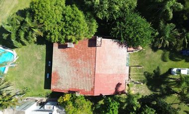 Casa exclusiva con bajada al río en Country Ubajay