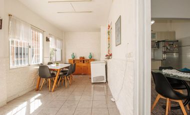 casa venta en Carapachay 5 amb. PERMUTA