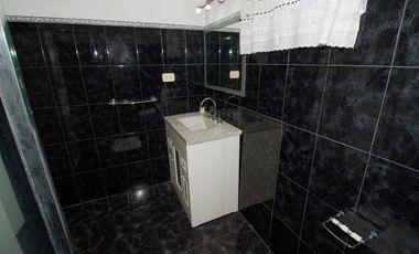 casa venta en Carapachay 5 amb. PERMUTA