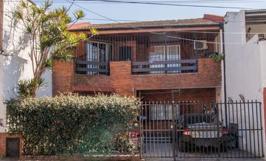 casa venta en Carapachay 5 amb. PERMUTA