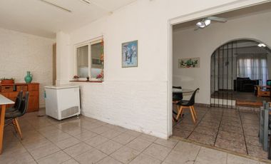 casa venta en Carapachay 5 amb. PERMUTA