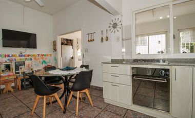 casa venta en Carapachay 5 amb. PERMUTA