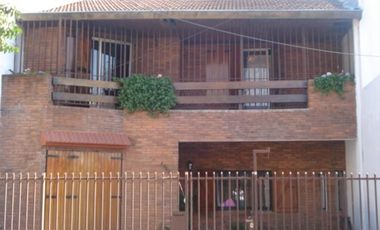 casa venta en Carapachay 5 amb. PERMUTA