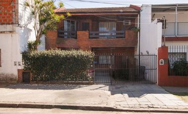 casa venta en Carapachay 5 amb. PERMUTA