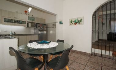 casa venta en Carapachay 5 amb. PERMUTA