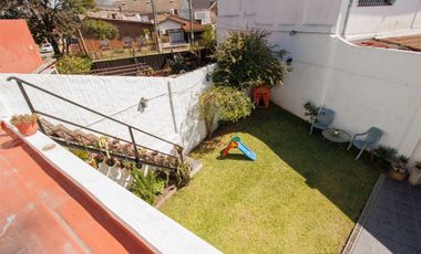 casa venta en Carapachay 5 amb. PERMUTA