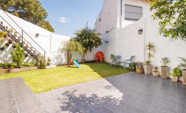 casa venta en Carapachay 5 amb. PERMUTA