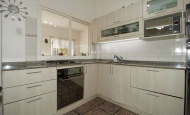 casa venta en Carapachay 5 amb. PERMUTA