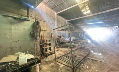 GALPÓN SEMICUBIERTO OFICINA BAÑO LANÚS OESTE