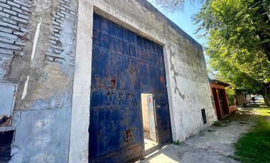 GALPÓN SEMICUBIERTO OFICINA BAÑO LANÚS OESTE