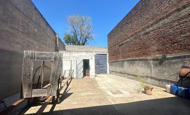 GALPÓN SEMICUBIERTO OFICINA BAÑO LANÚS OESTE