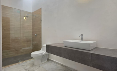 RESIDENCIA EN COTO PRIVADO, ALBERCA, 4 RECÁMARAS, 6.5 BAÑOS, COCHERA 3 AUTOS