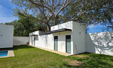 RESIDENCIA EN COTO PRIVADO, ALBERCA, 4 RECÁMARAS, 6.5 BAÑOS, COCHERA 3 AUTOS