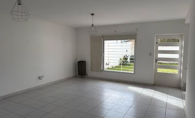 Hermoso Dúplex de 3 Dormitorios | B° Las Viñas | Cipolletti