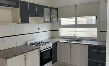 Hermoso Dúplex de 3 Dormitorios | B° Las Viñas | Cipolletti