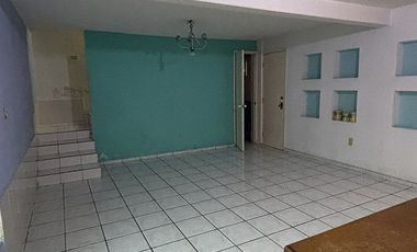 Casa en renta en Unidad del Bosque a unos pasos de Av. Ruiz Cortínes