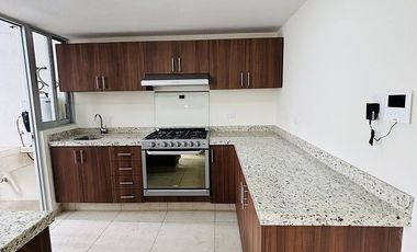 Casa de 4 habitaciones en venta, a unos pasos de Cto. Presidentes / USBI