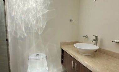 Casa de 4 habitaciones en venta, a unos pasos de Cto. Presidentes / USBI