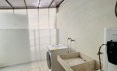 Casa de 4 habitaciones en venta, a unos pasos de Cto. Presidentes / USBI