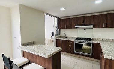 Casa de 4 habitaciones en venta, a unos pasos de Cto. Presidentes / USBI