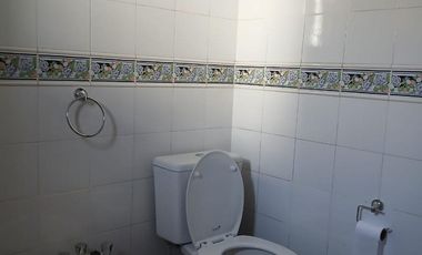 USO COMERCIAL: CASA DE 200M2 CUBIERTOS - 4 DORM - TERRAZAS.