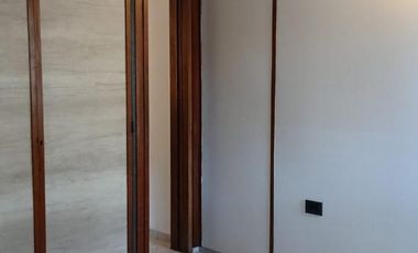 USO COMERCIAL: CASA DE 200M2 CUBIERTOS - 4 DORM - TERRAZAS.