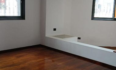 USO COMERCIAL: CASA DE 200M2 CUBIERTOS - 4 DORM - TERRAZAS.