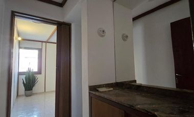 USO COMERCIAL: CASA DE 200M2 CUBIERTOS - 4 DORM - TERRAZAS - COCHERAS