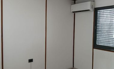 USO COMERCIAL: CASA DE 200M2 CUBIERTOS - 4 DORM - TERRAZAS.