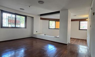 USO COMERCIAL: CASA DE 200M2 CUBIERTOS - 4 DORM - TERRAZAS - COCHERAS