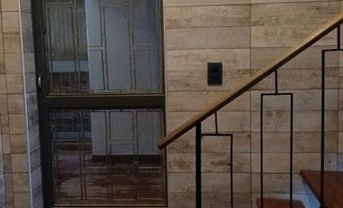 USO COMERCIAL: CASA DE 200M2 CUBIERTOS - 4 DORM - TERRAZAS.