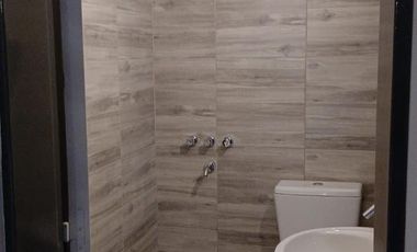 USO COMERCIAL: CASA DE 200M2 CUBIERTOS - 4 DORM - TERRAZAS.