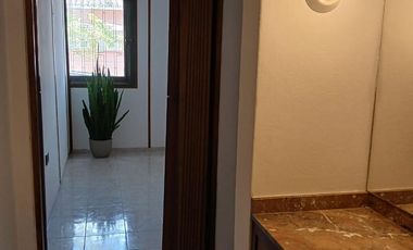 USO COMERCIAL: CASA DE 200M2 CUBIERTOS - 4 DORM - TERRAZAS.