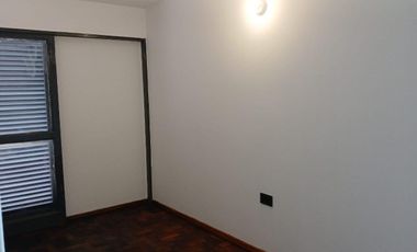 USO COMERCIAL: CASA DE 200M2 CUBIERTOS - 4 DORM - TERRAZAS.